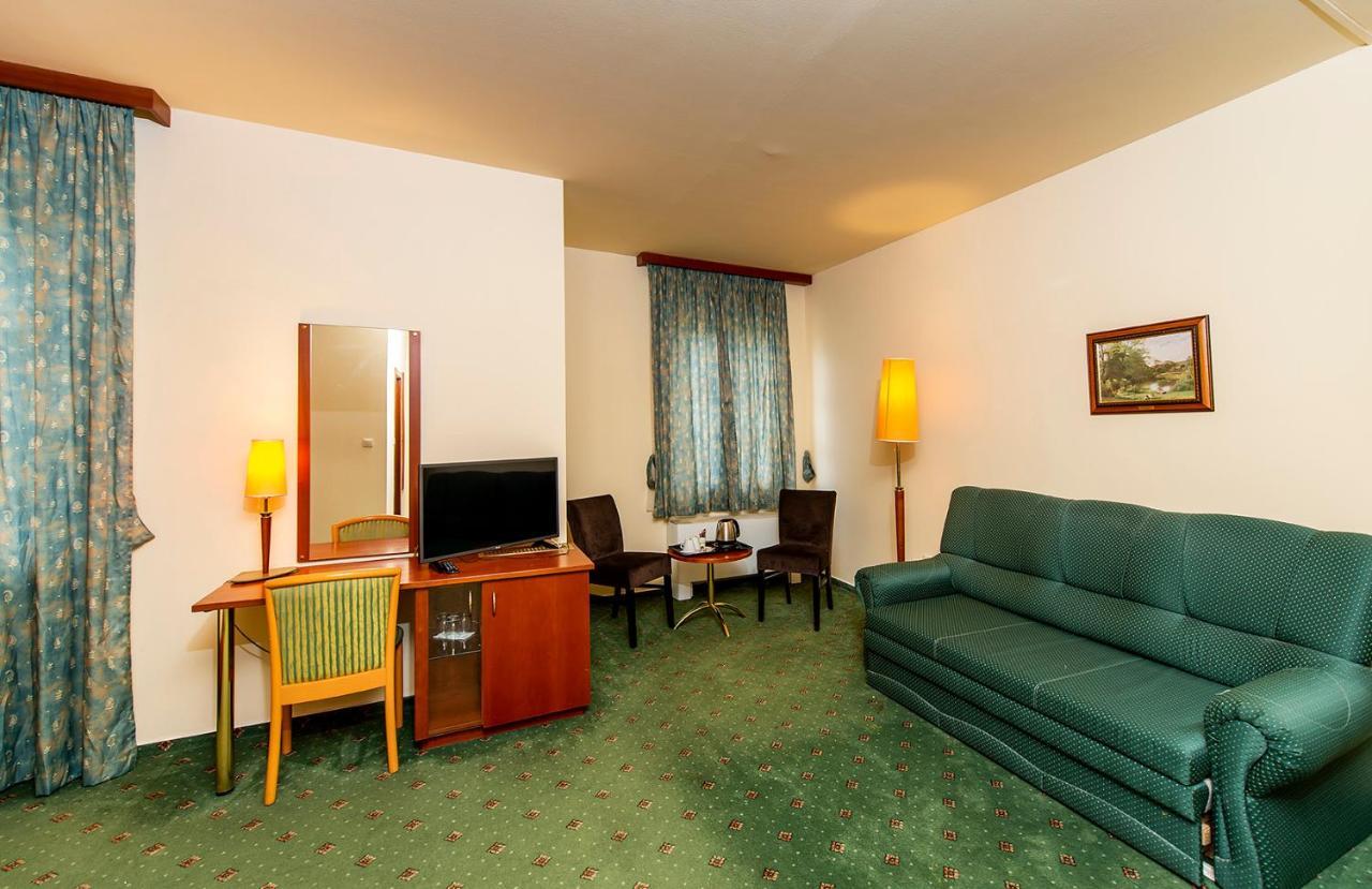 Gastland M0 Hotel & Conference Center Szigetszentmiklós 外观 照片