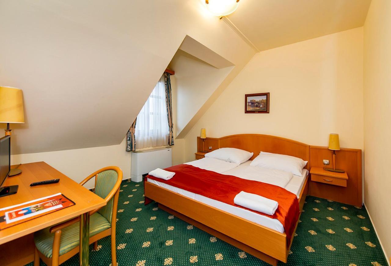Gastland M0 Hotel & Conference Center Szigetszentmiklós 外观 照片