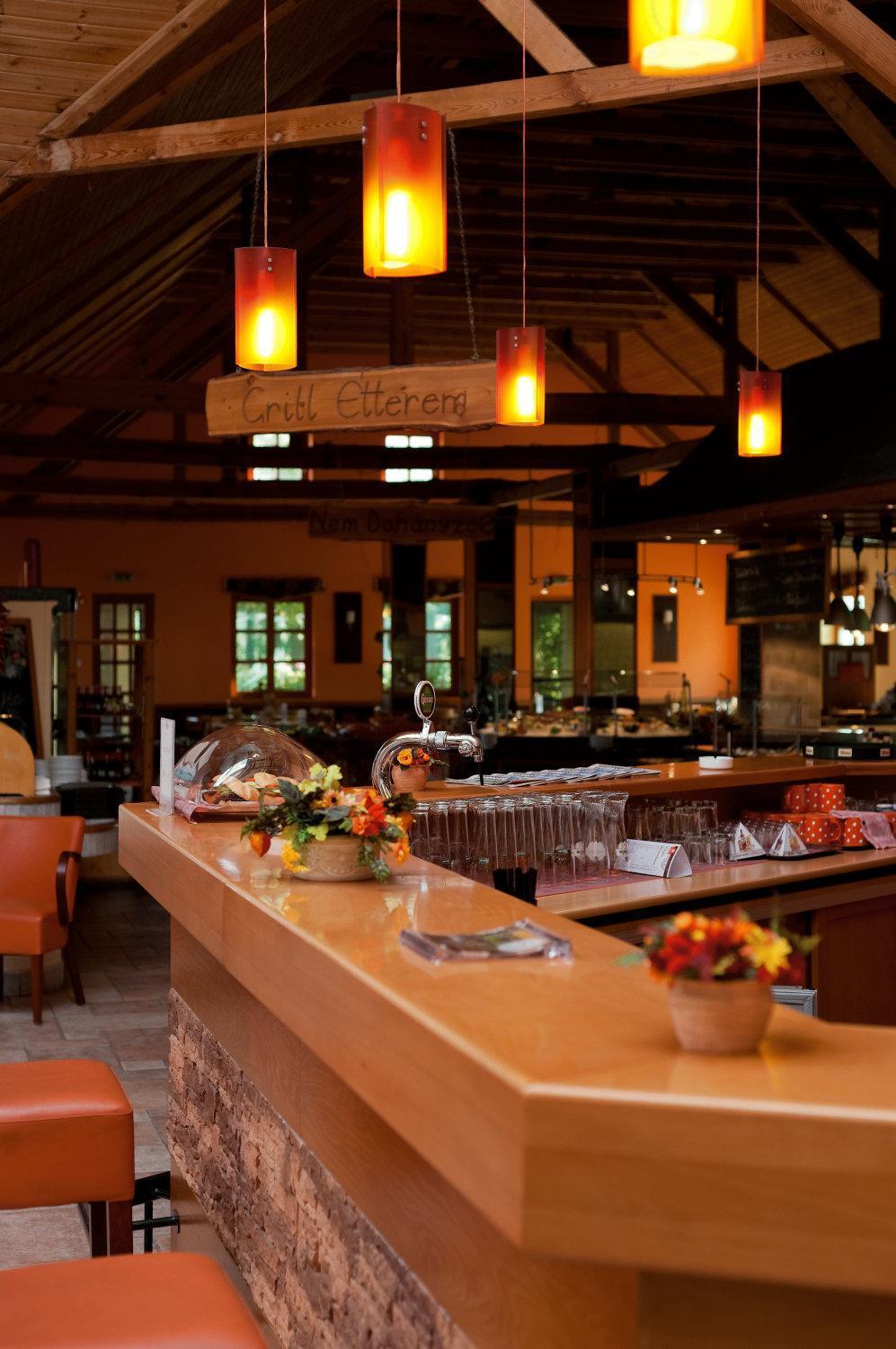 Gastland M0 Hotel & Conference Center Szigetszentmiklós 外观 照片