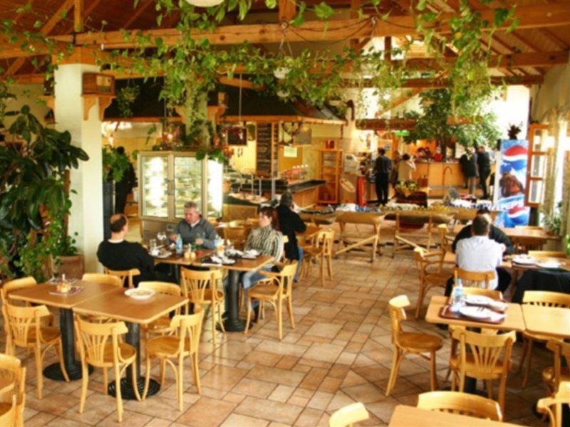 Gastland M0 Hotel & Conference Center Szigetszentmiklós 外观 照片